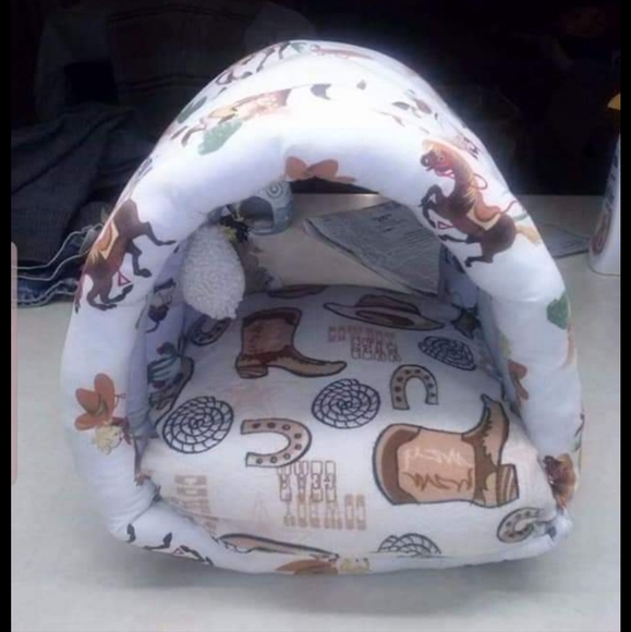 Connie's Cozy Critter Beds - Picture 2 of 4